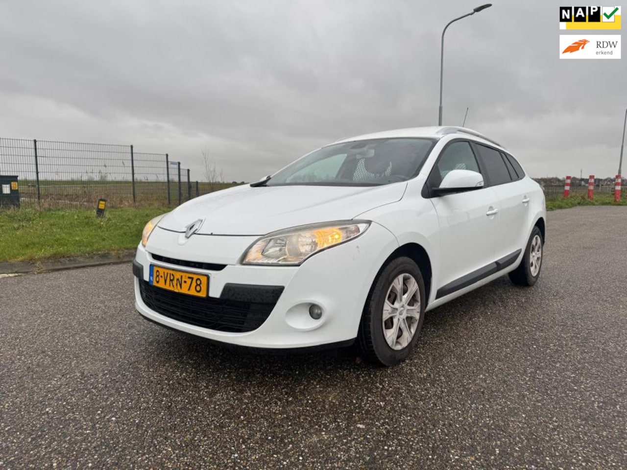 Renault Mégane - 1.5 dCi Expression Grijs Kenteken! - AutoWereld.nl