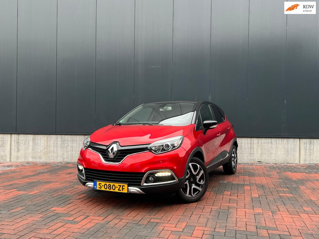 Renault Captur - 1.2 TCe Sport Xmod * Navi * Cruise * Trekhaak * Led * Cam - AutoWereld.nl