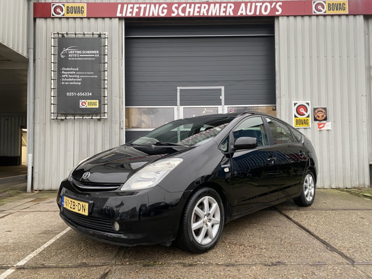 Toyota Prius - 1.5 VVT-i Tech Ed. - AutoWereld.nl