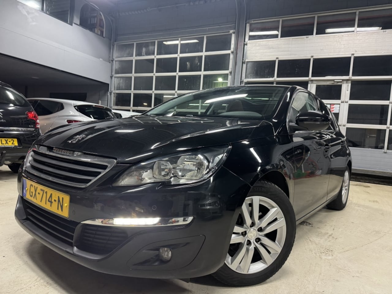 Peugeot 308 - 1.6 BlueHDi Navigatie|Camera|Leer 2015 - AutoWereld.nl