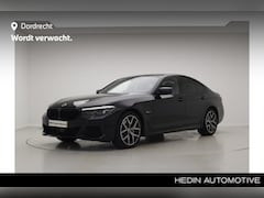 BMW 5-serie - 530e M-Sport | Trekhaak | Schuifdak | Driving Assistant Professional