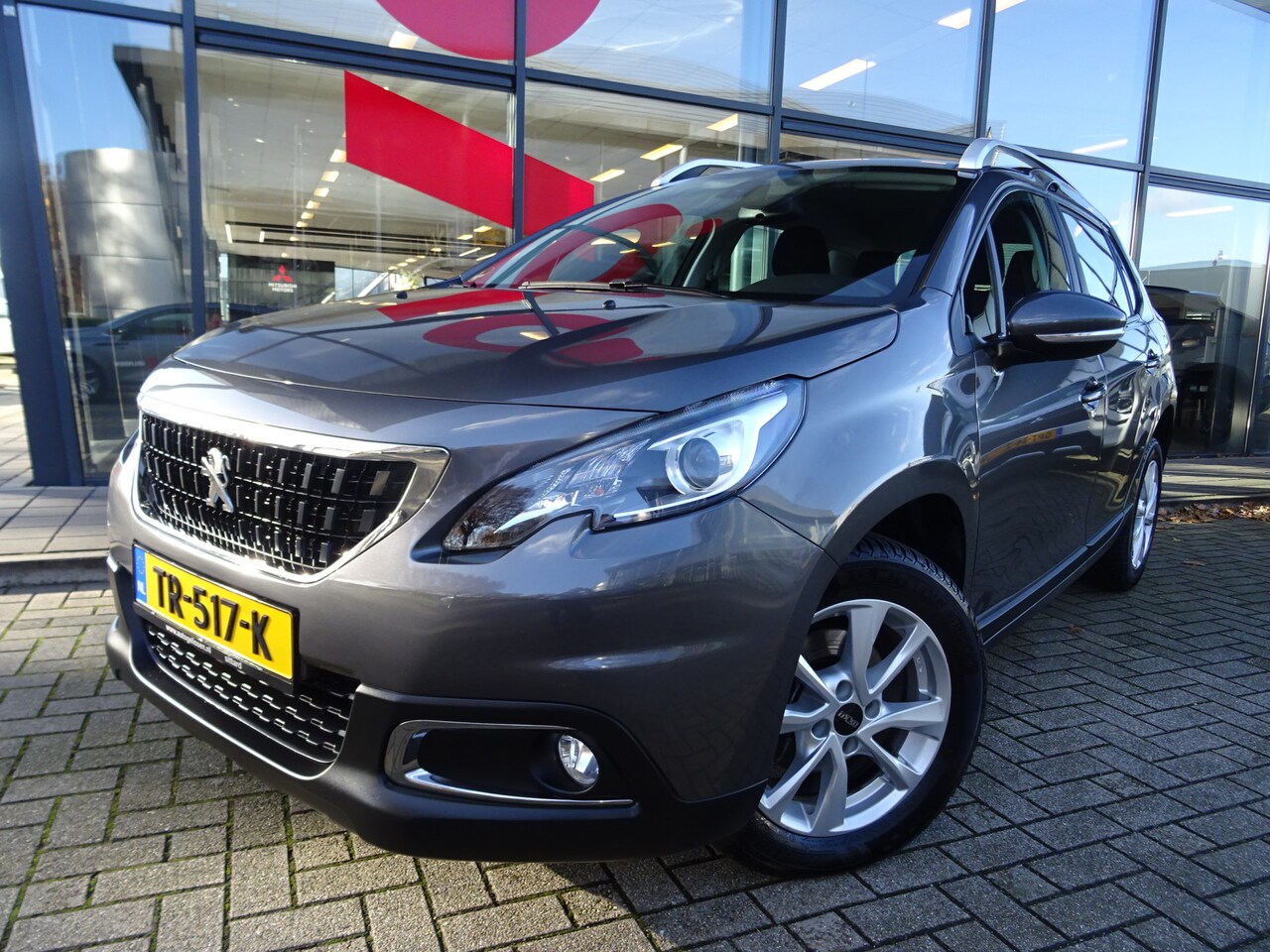 Peugeot 2008 - 1.2 PureTech Blue Lion / NAVIGATIE / TREKHAAK / CRUISE CONTROL / APPLE CARPLAY / ANDROID A - AutoWereld.nl