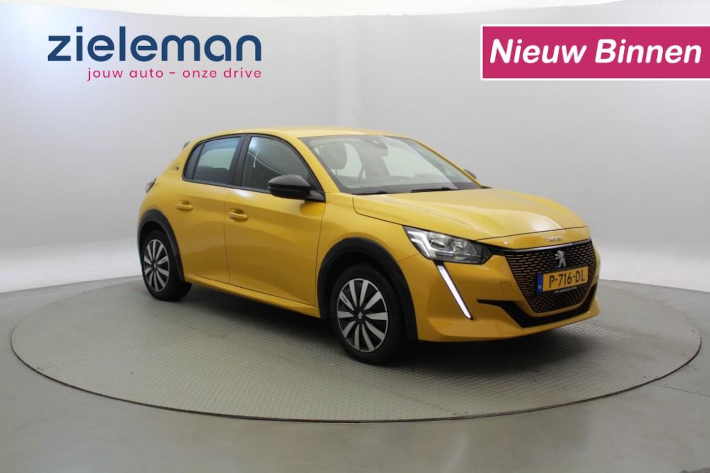 Peugeot 208 - e-208 Active 50 kWh - Carplay, Clima - AutoWereld.nl