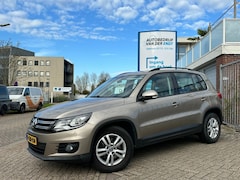 Volkswagen Tiguan - 1.4 TSI ComfortenDesign Edition Trekhaak Xenon Carplay PDC