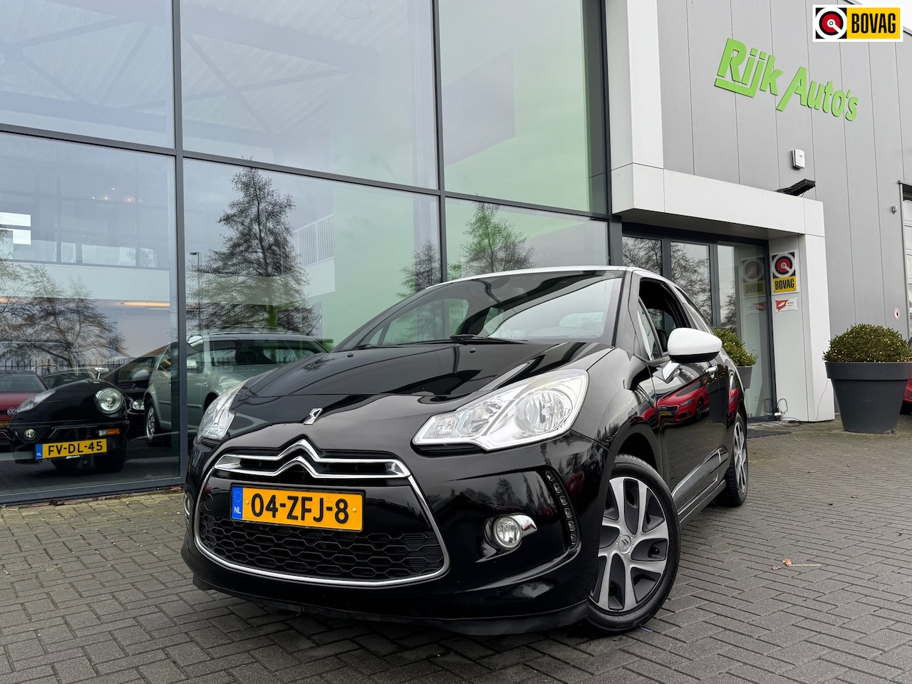 Citroën DS3 - 1.2 VTi Chic * Leer * Navigatie * Cruise Control * NAP - AutoWereld.nl