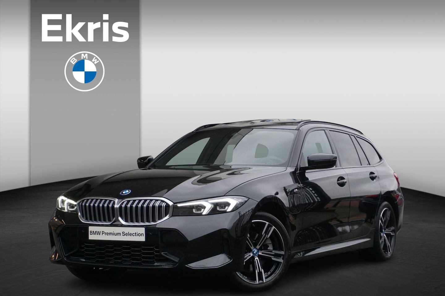 BMW 3-serie Touring - 320e M Sportpakket | Travel Pack | Entertainment Pack | Glazen panoramadak | Extra getint - AutoWereld.nl