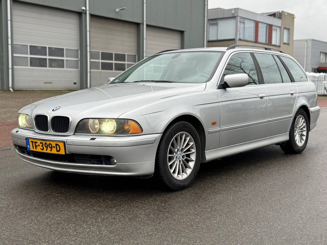 BMW 5-serie Touring - 520i Executive 6-CILINDER AUT XENON - AutoWereld.nl