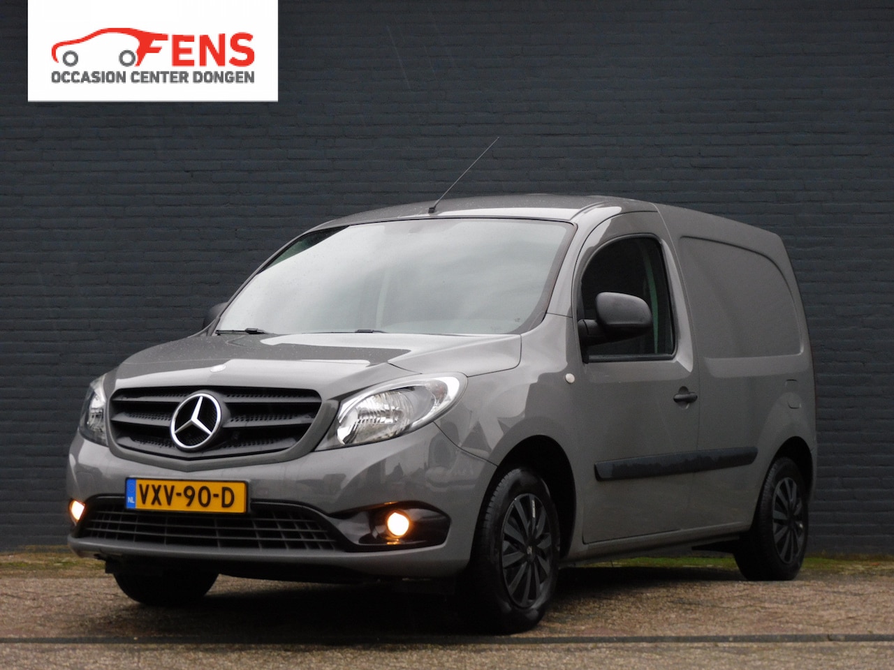 Mercedes-Benz Citan - 112 BlueEFFICIENCY NETTE AUTO! BLUETOOTH! PARKEERSENSOREN! AIRCO! TREKHAAK! EURO 6 ! - AutoWereld.nl