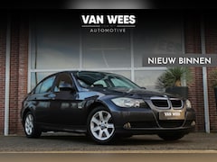 BMW 3-serie - 318i E90 Sedan Business Line | Sportstuur | Cruise-control | Stoelverwarming | PDC | Clima