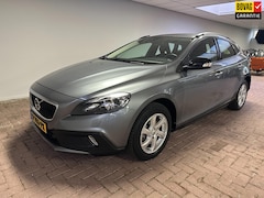 Volvo V40 Cross Country - 2.0 T3 Momentum