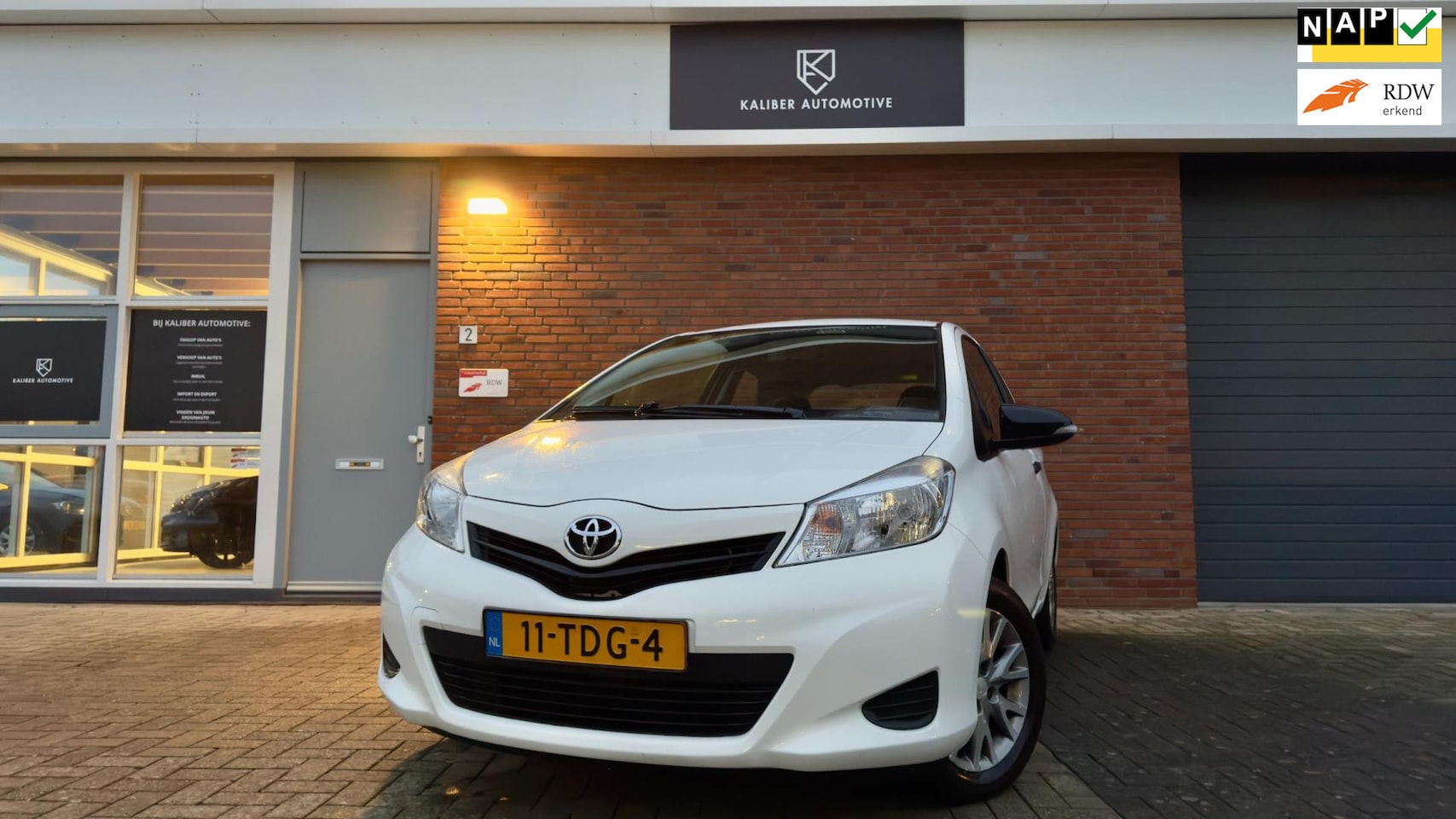 Toyota Yaris - 1.0 VVT-i Comfort | NAP | LM Velgen - AutoWereld.nl