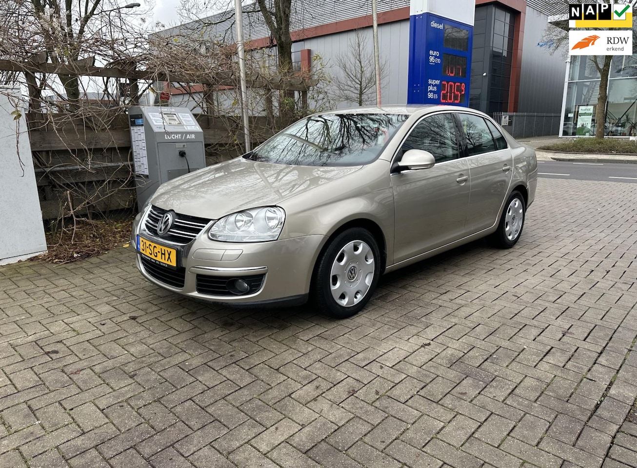 Volkswagen Jetta - 2.0 FSI Comfortline Automaat - AutoWereld.nl