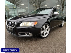 Volvo V70 - 2.0T R-Edition - Stoelverwarming - Trekhaak - Rear Seat Entertainment Volledig onderhouden