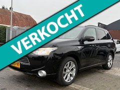 Mitsubishi Outlander - 2.0 PHEV Instyle | schuifdak | trekhaak | leder | navi |