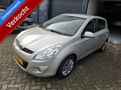 Hyundai i20 - 1.2i DynamicVersion Airco/nette auto