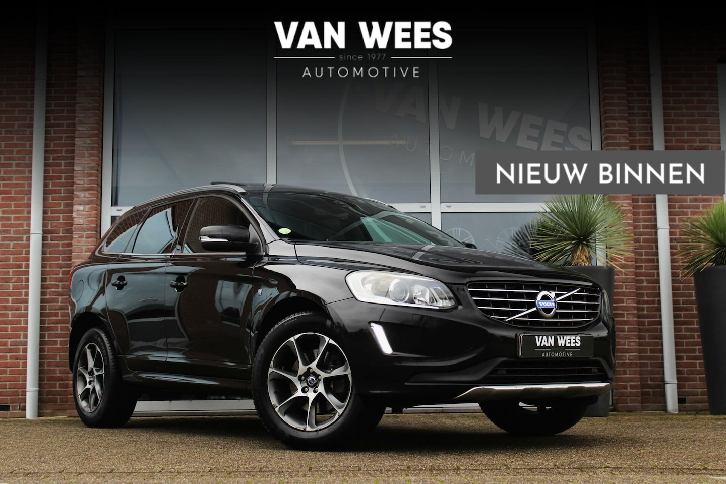 Volvo XC60 - 2.0 D4 FWD Ocean Race | Automaat | Leer | Schuifdak | Navi | Sportstoelen | Xenon | 18 inc - AutoWereld.nl