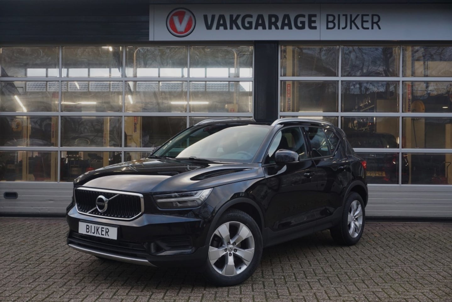 Volvo XC40 - 1.5 T3 Momentum Camera/Trekhaak! - AutoWereld.nl