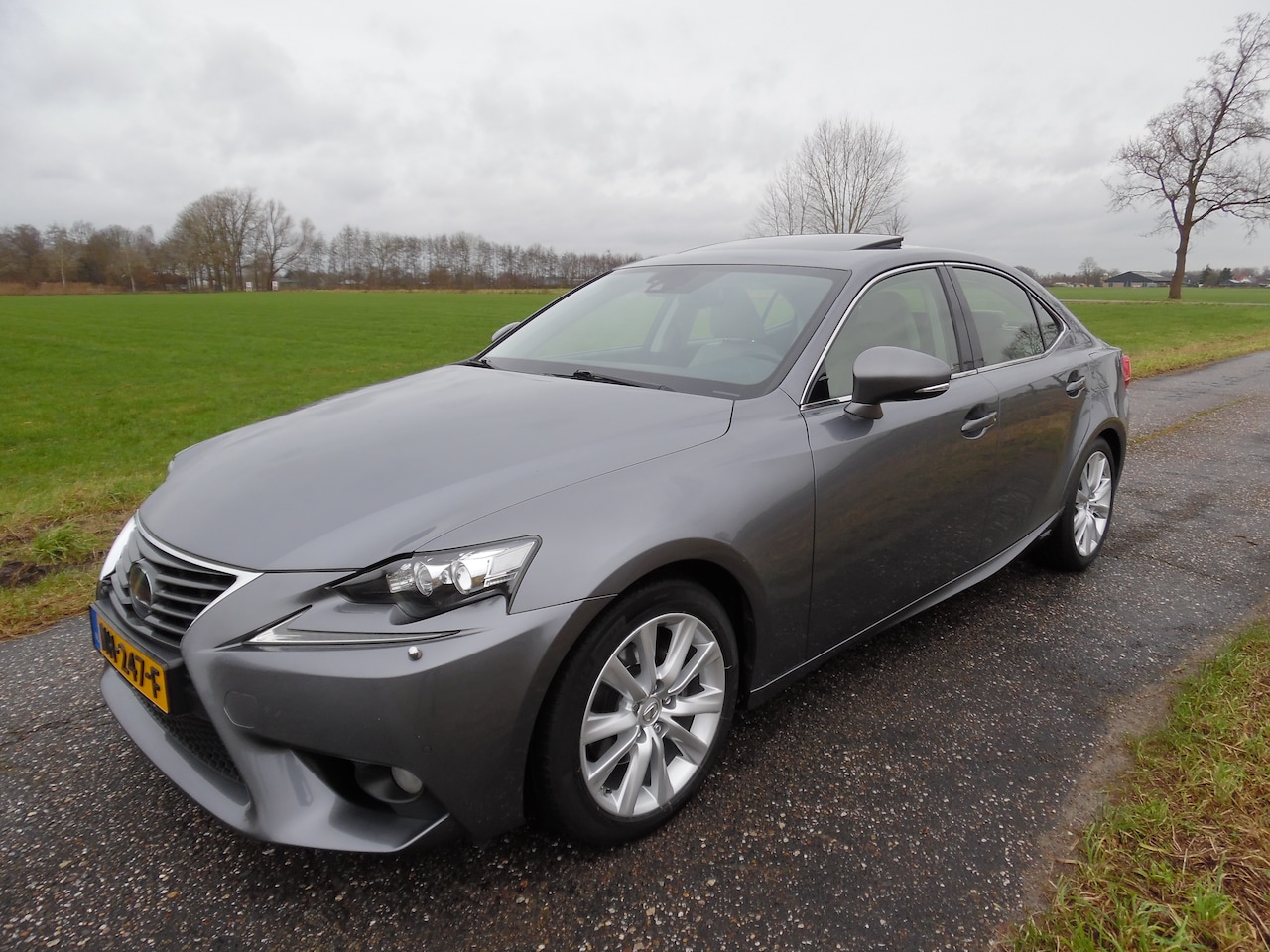 Lexus IS - 300h Luxury Line - AutoWereld.nl