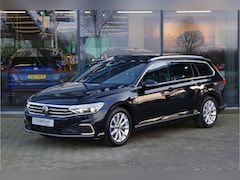 Volkswagen Passat Variant - 1.4 TSI PHEV GTE 218 PK Business, Elek. Trekhaak, Panoramadak, Leder-Alcantara, LED