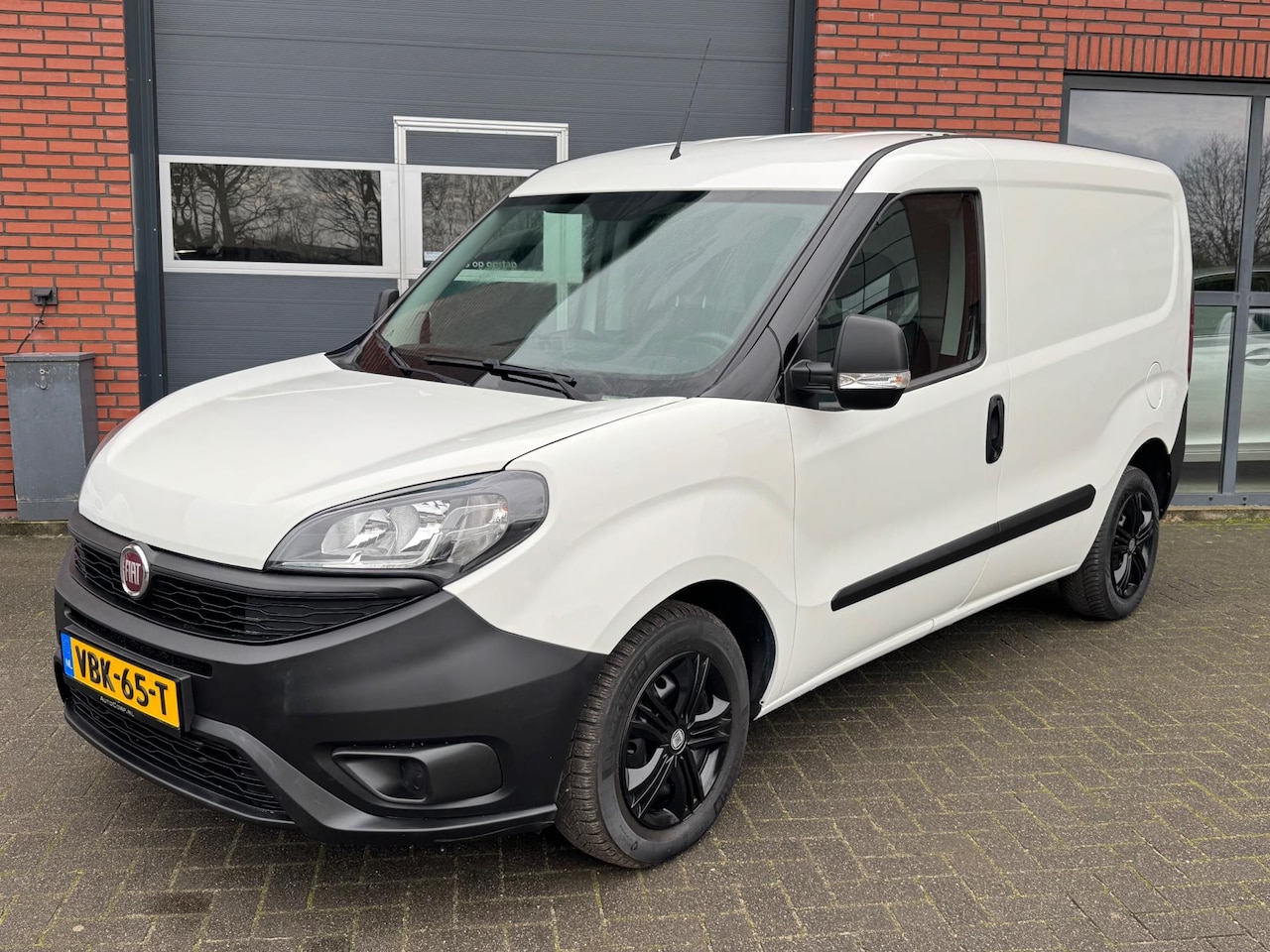 Fiat Doblò Cargo - 1.6 MJ L1H1 3-Pers Navi Cruise Airco ECO JET - AutoWereld.nl