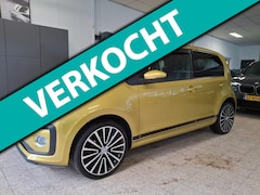 Volkswagen Up! - 1.0 TSI BMT high up 90PK Panoramadak / Cruise Controle / Stoelverwarming / Achteruitrijcam