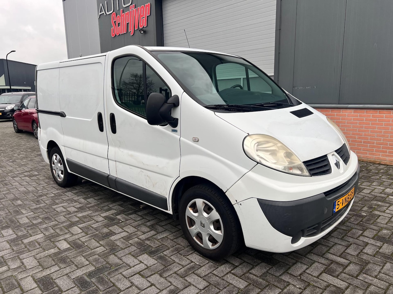 Renault Trafic - 2.0 dCi T27 L1H1 2.0 dCi T27 L1H1 - AutoWereld.nl