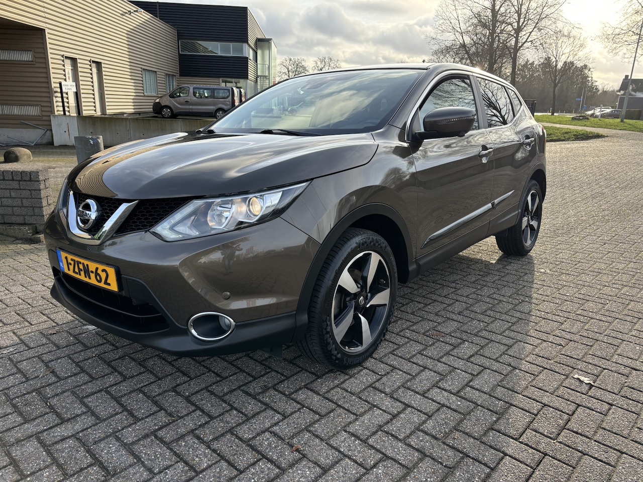 Nissan Qashqai - 1.2 Connect Edition [ fm navi,360 camera,ecc,17``lmv,pdc ] - AutoWereld.nl