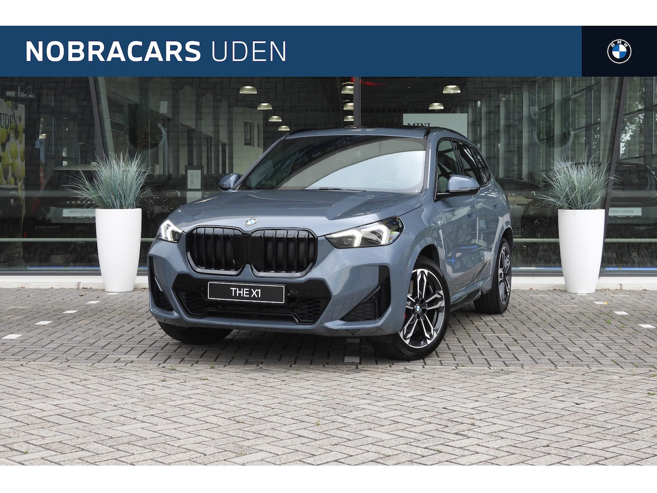 BMW X1 - sDrive18i High Executive M Sport Automaat / Panoramadak / Trekhaak / Sportstoelen / Parkin - AutoWereld.nl