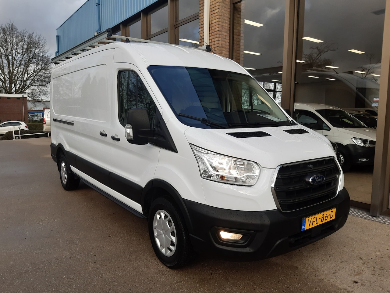 Ford Transit - 2.0 TDCI 130Pk Euro-6 RWD L3H2 Trekhaak 2750 Kg Imperiaal Navi Apple carplay - AutoWereld.nl