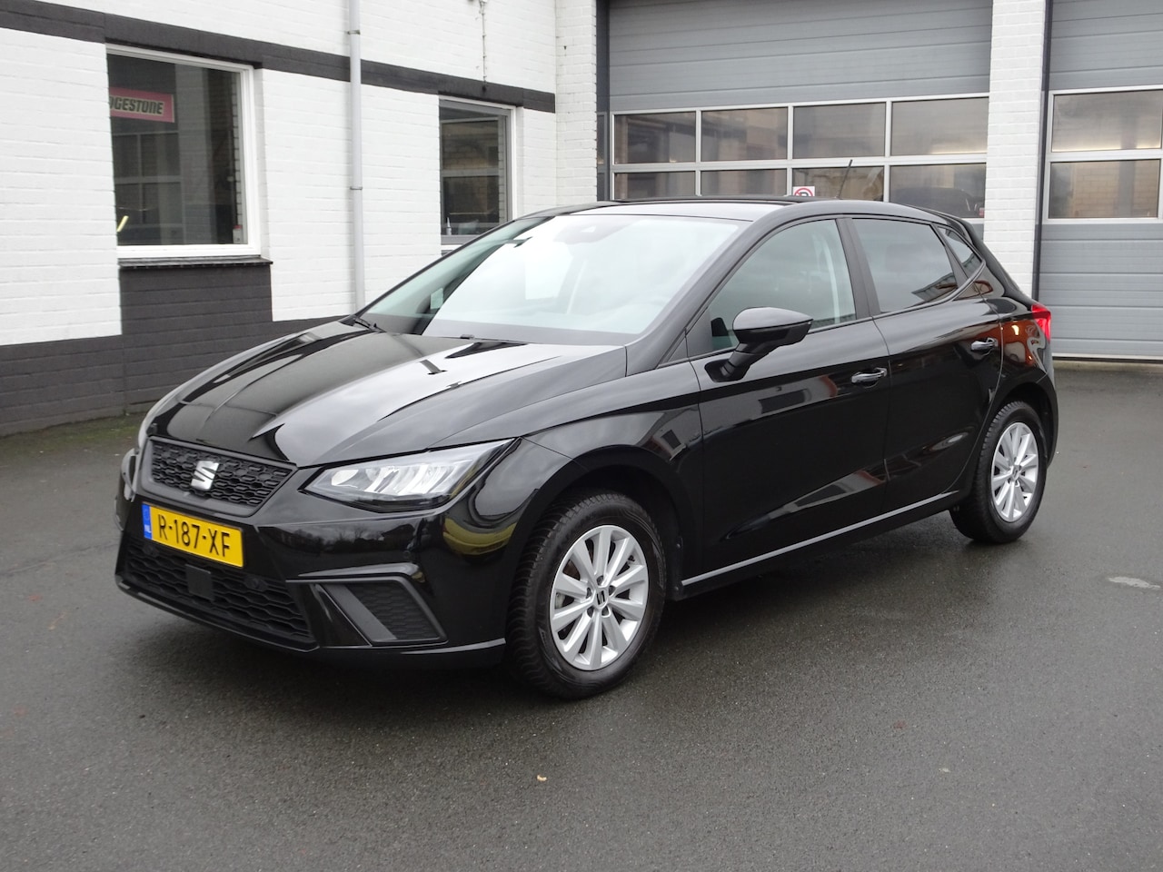 Seat Ibiza - 1.0 EcoTSI Style Business Connect Apple car play, cruise controle, automatische airco, lic - AutoWereld.nl