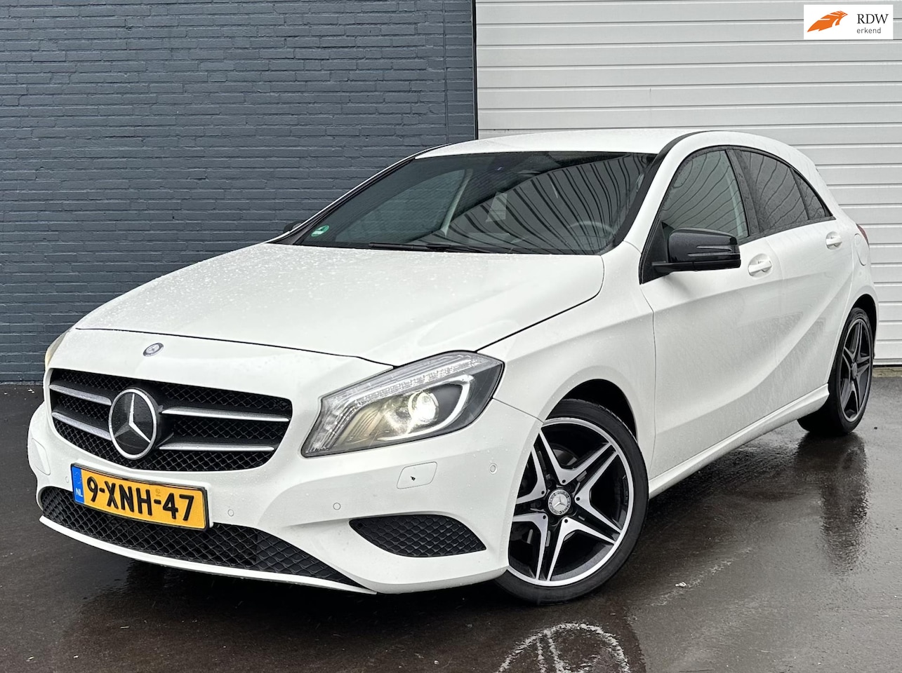 Mercedes-Benz A-klasse - 180 Ambition XENON/AMG/PDC/NWEAPK - AutoWereld.nl