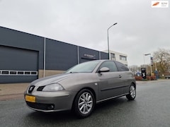 Seat Ibiza - 1.4-16V Signo AUTOMAAT NAVI 2 X SLEUTELS