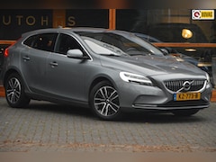 Volvo V40 - D2 Nordic+ | Adaptive Cruise | Panoramadak | OnCall | Standkachel | BLIS | Stoeverwarming