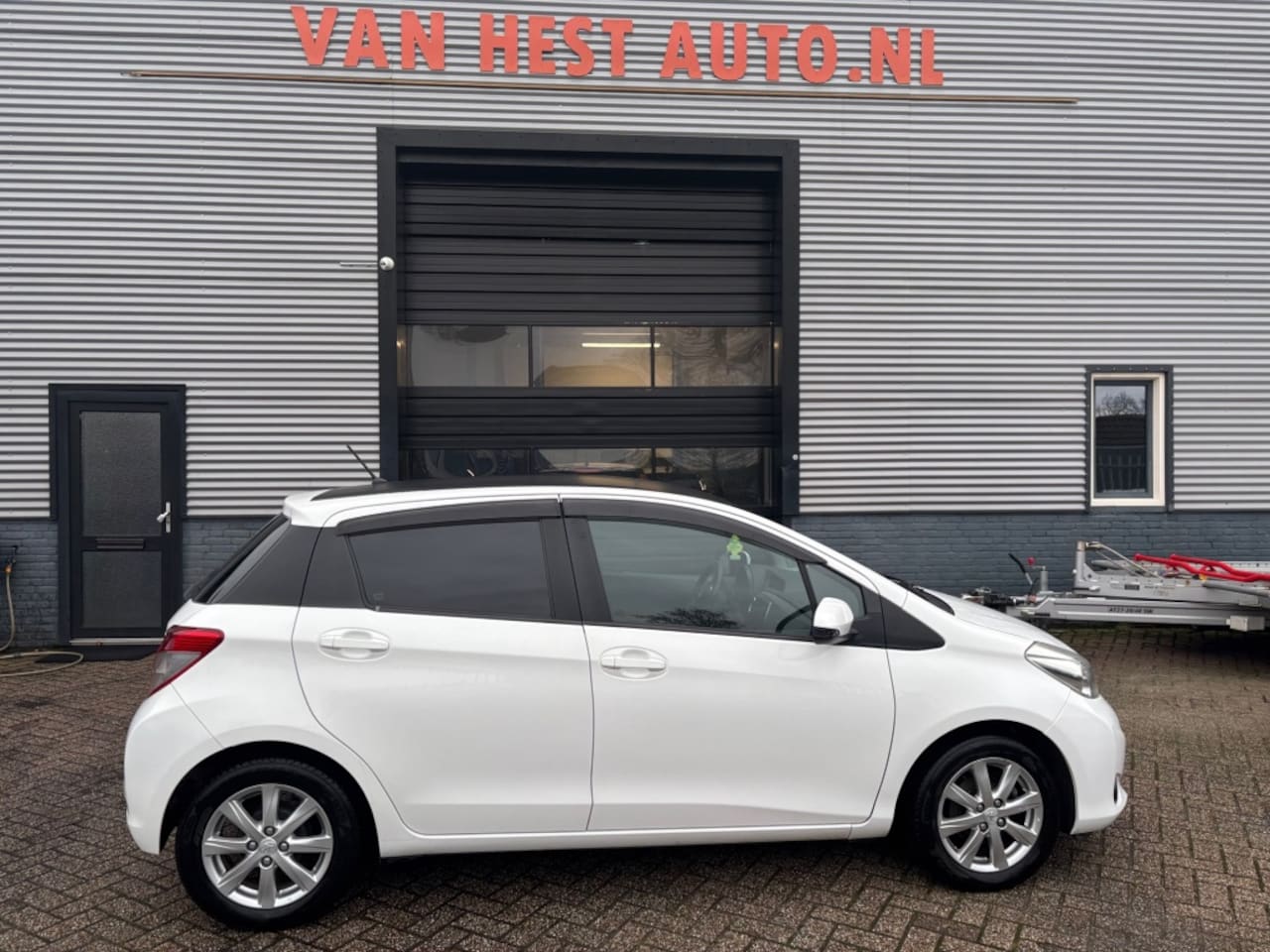 Toyota Yaris - 1.3 Life | 3 MND GAR | AIRCO | TREKHAAK | SPORTVELGEN | ELEK RAM - AutoWereld.nl