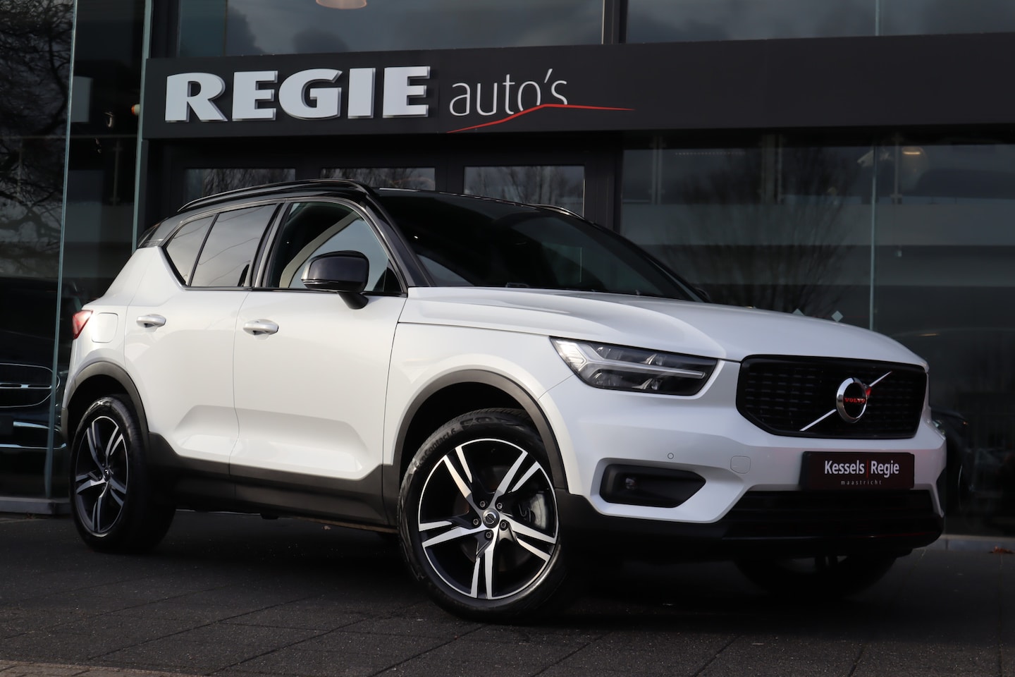 Volvo XC40 - 1.5 T5 Recharge R-Design Navi HK Camera LED - AutoWereld.nl