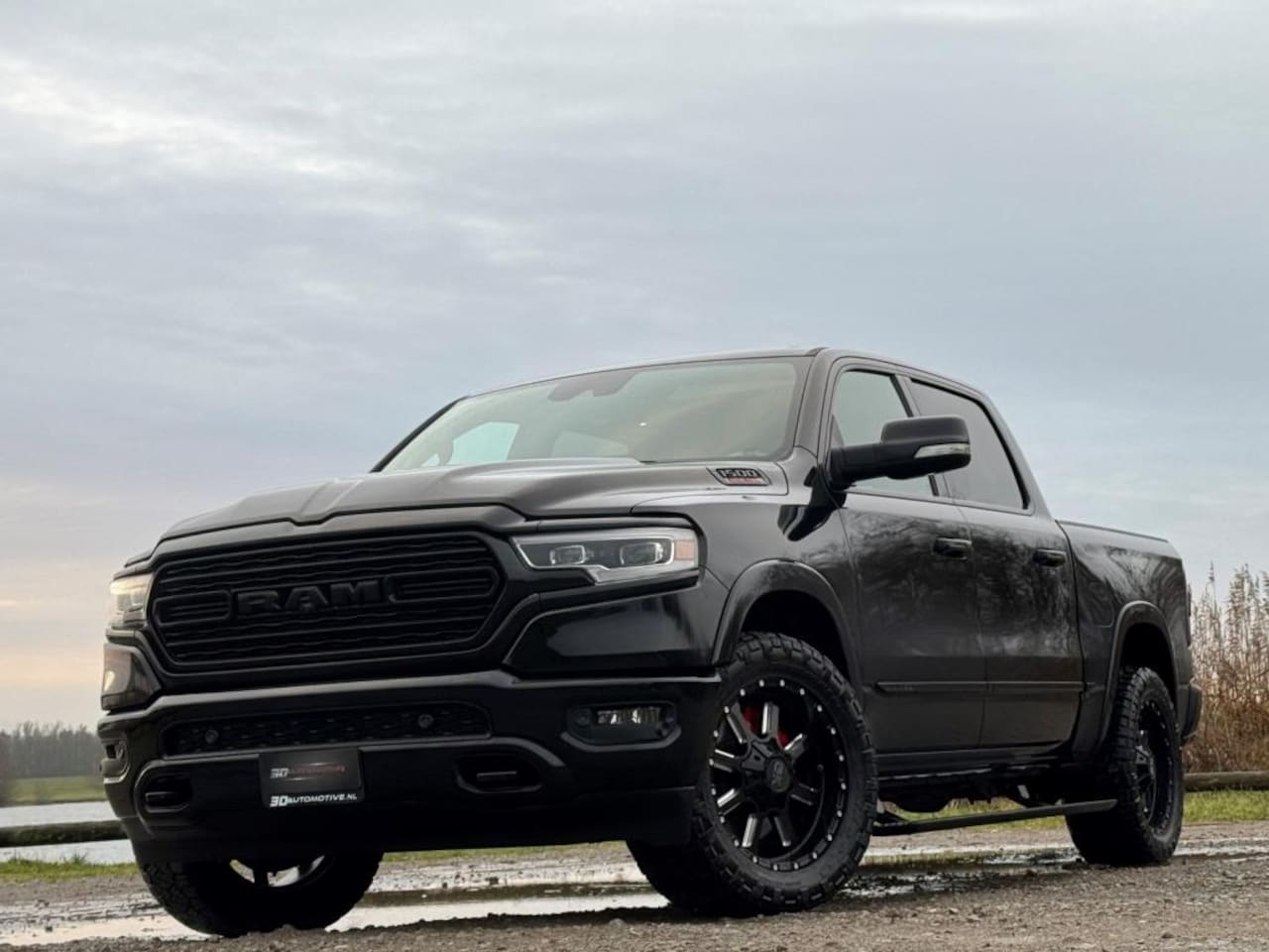 Dodge Ram 1500 - 5.7 V8 Limited Black Edition, 1e eig, dealeronderh, orig ned, VOL!!! - AutoWereld.nl