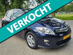 Toyota Auris - 1.8 Full Hybrid Aspiration 1e eigenaar dealer onderhouden airco cruis control