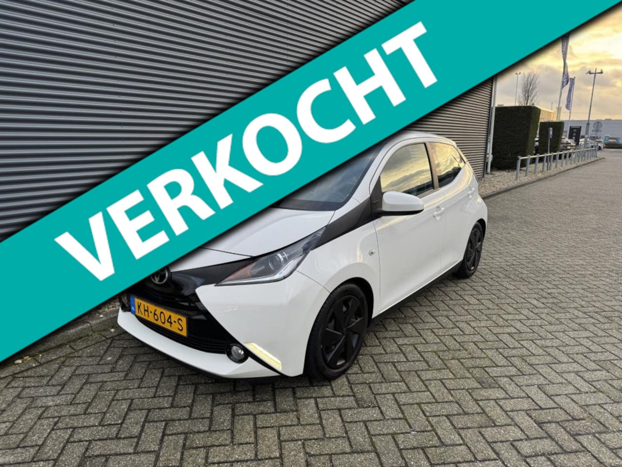 Toyota Aygo - 1.0 VVT-i x-play 1.0 VVT-i x-play - AutoWereld.nl