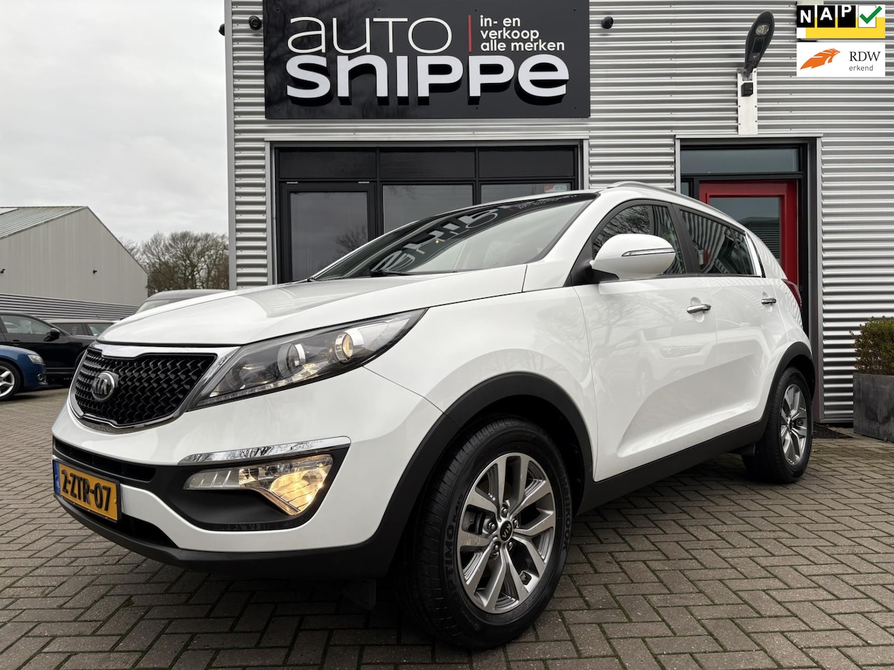 Kia Sportage - 1.6 GDI DynamicLine -CLIMA-CRUISECONTROL-INFINITY SOUNDSYSTEM-TREKHAAK-CAMERA-LICHTMETALEN - AutoWereld.nl