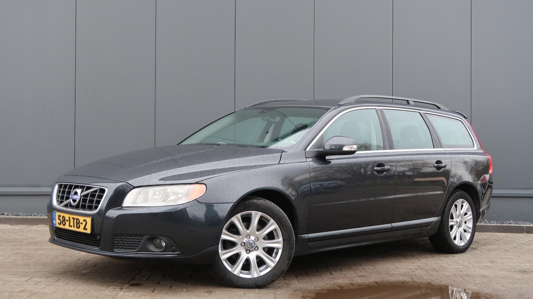 Volvo V70 - 2.4D Limited Edition 2.4D Limited Edition - AutoWereld.nl