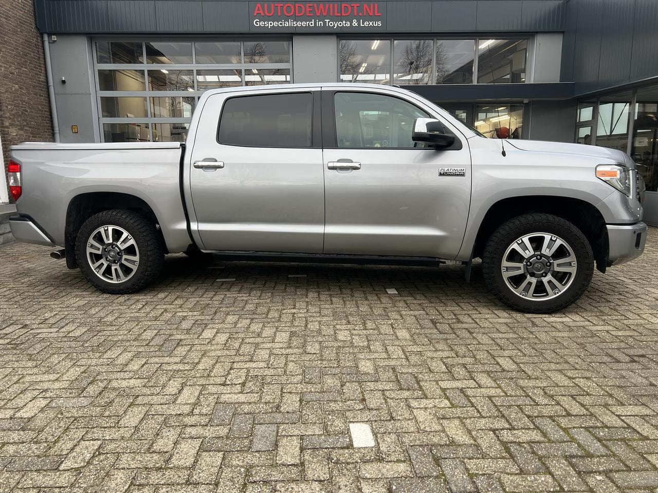 Toyota Tundra - Platinum 5.7 V8 4x4 Double Cab A/T ex. BTW - AutoWereld.nl