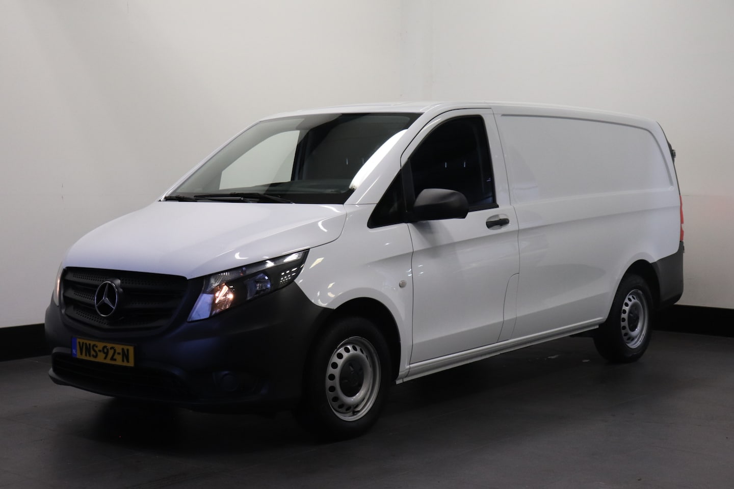 Mercedes-Benz Vito - 116 CDI Lang - EURO 6 - Airco - Navi - Cruise - € 17.900,- Excl. - AutoWereld.nl