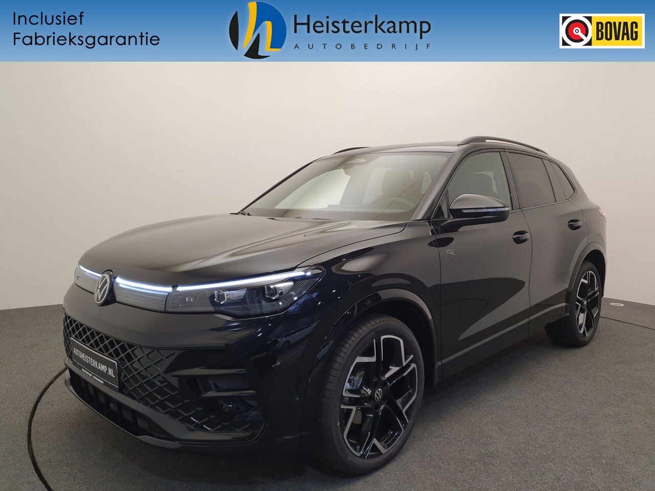 Volkswagen Tiguan - 1.5 eTSI 150pk DSG/AUT R-Line LEDER, Wegklapbare trekhaak, Panoramadak - AutoWereld.nl