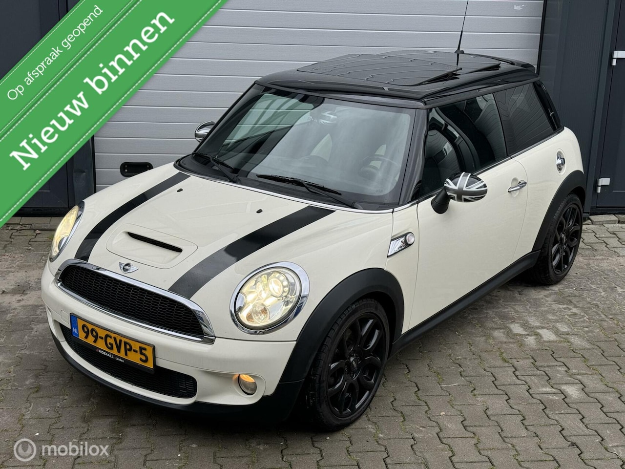 MINI Cooper S - Mini 1.6 Panorama| Navi| Pdc| Stoelverwarmin - AutoWereld.nl