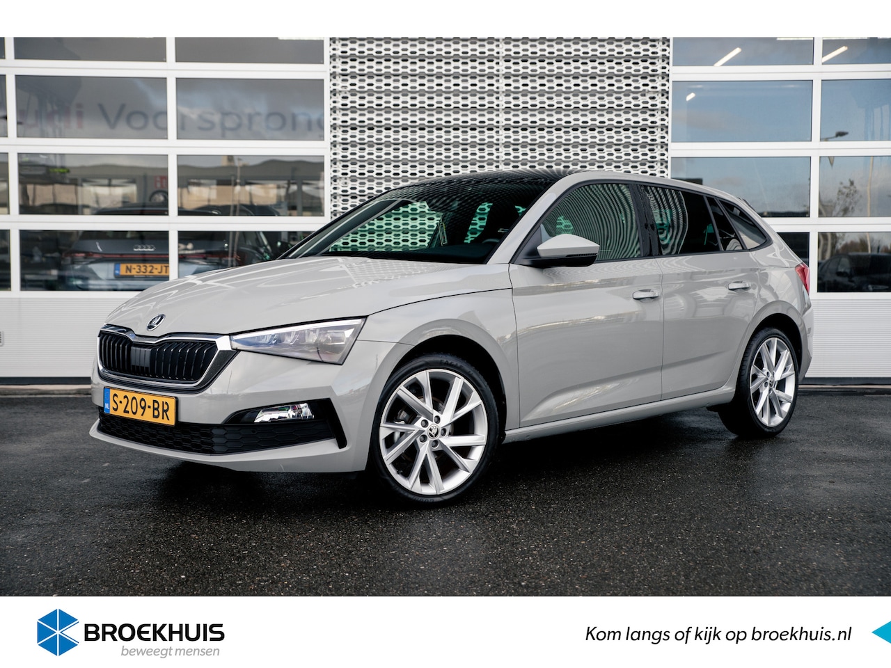 Skoda Scala - Sport Business 1.0TSi 110pk | Panoramadak | Camera | Navigatie | 18" | Trekhaak - AutoWereld.nl