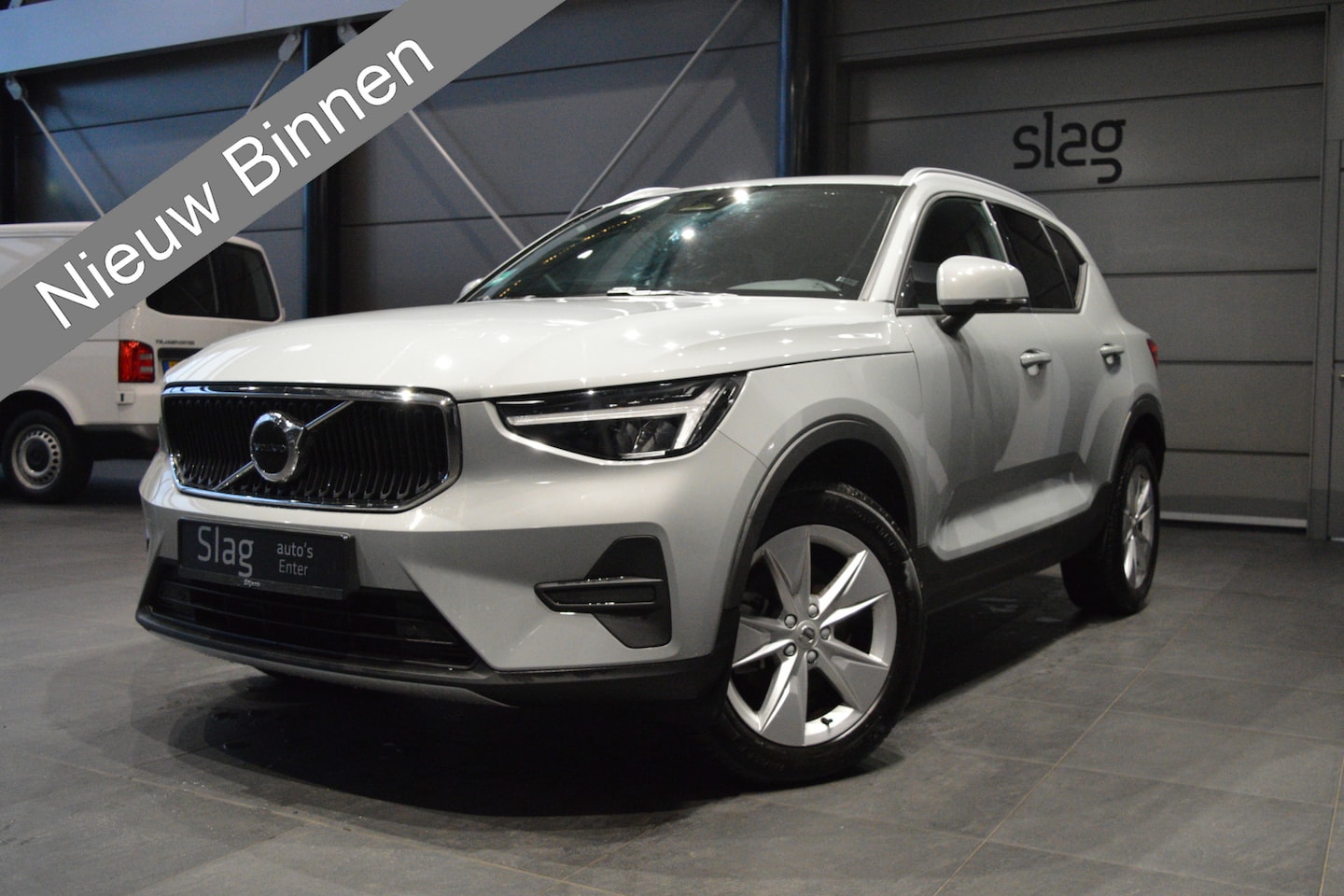 Volvo XC40 - 2.0 B3 Core navi clima camera led pdc keyless !! - AutoWereld.nl