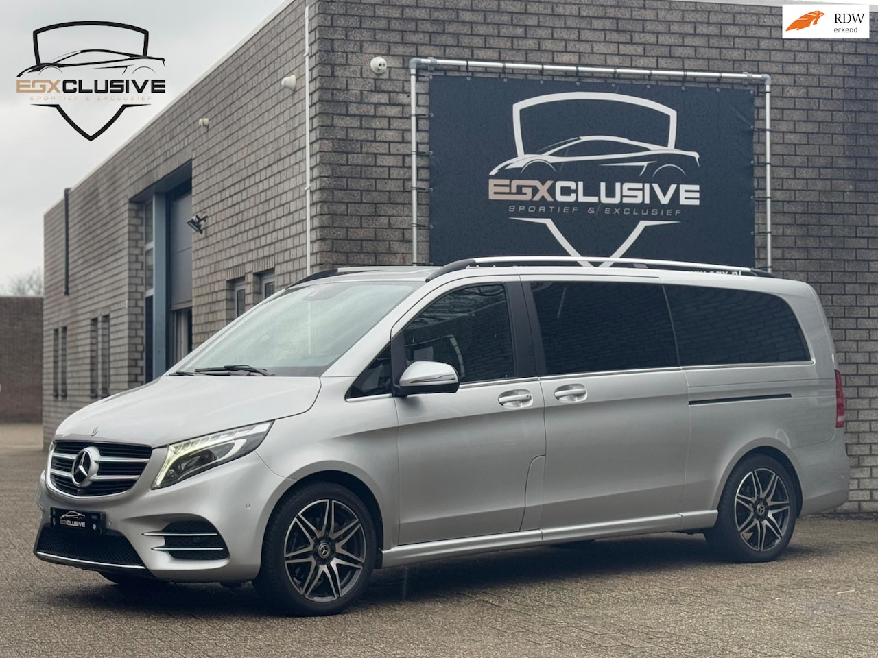 Mercedes-Benz V-klasse - 250d 4-MATIC Extra Lang DC Avantgarde AMG/Burmester/Lane/360/Elektrische schuifdeuren/Bomv - AutoWereld.nl