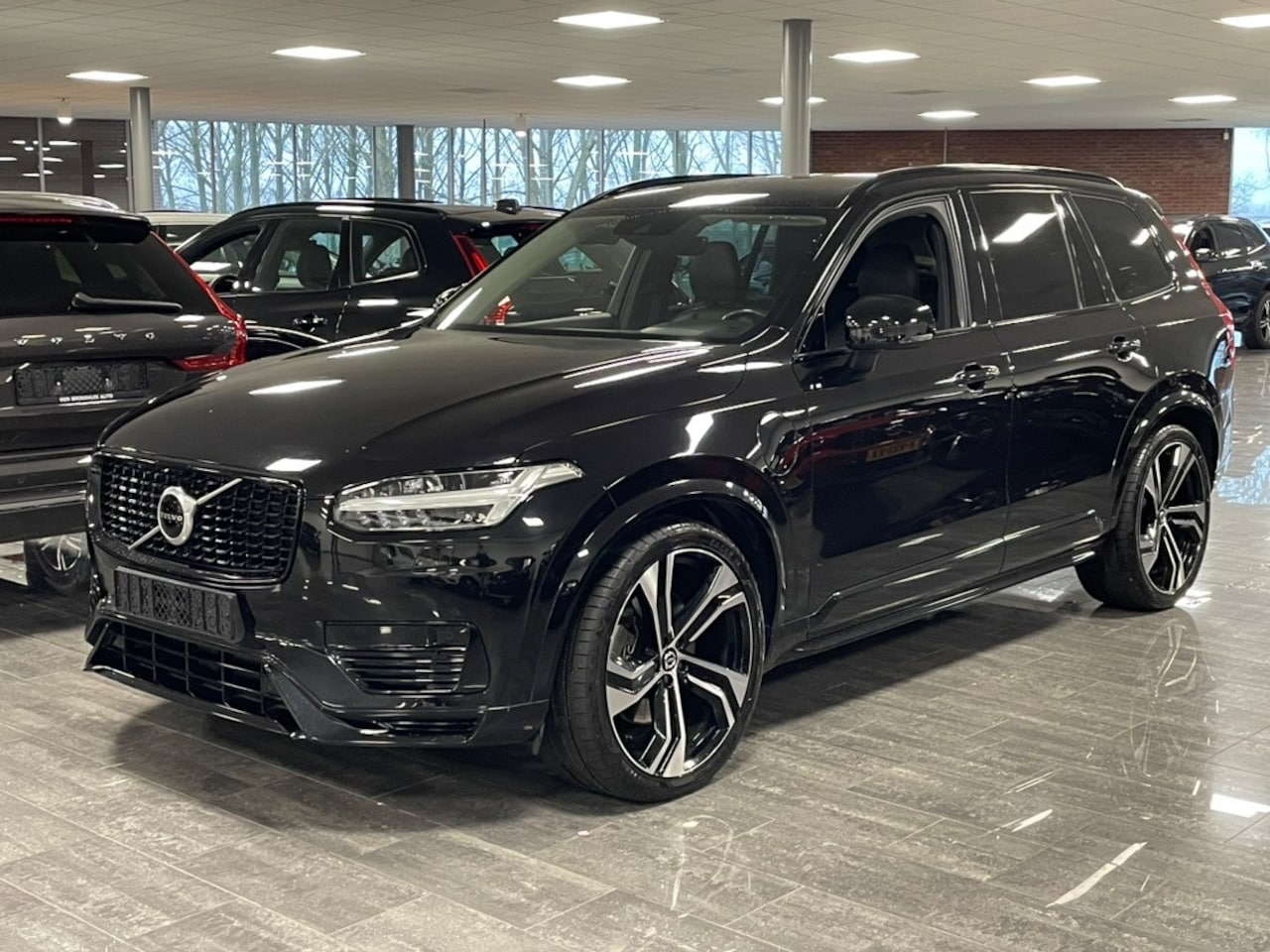 Volvo XC90 - T8 AWD Recharge R-Design | Luchtvering | Trekhaak | Harman Kardon | Adaptieve Cruise Contr - AutoWereld.nl