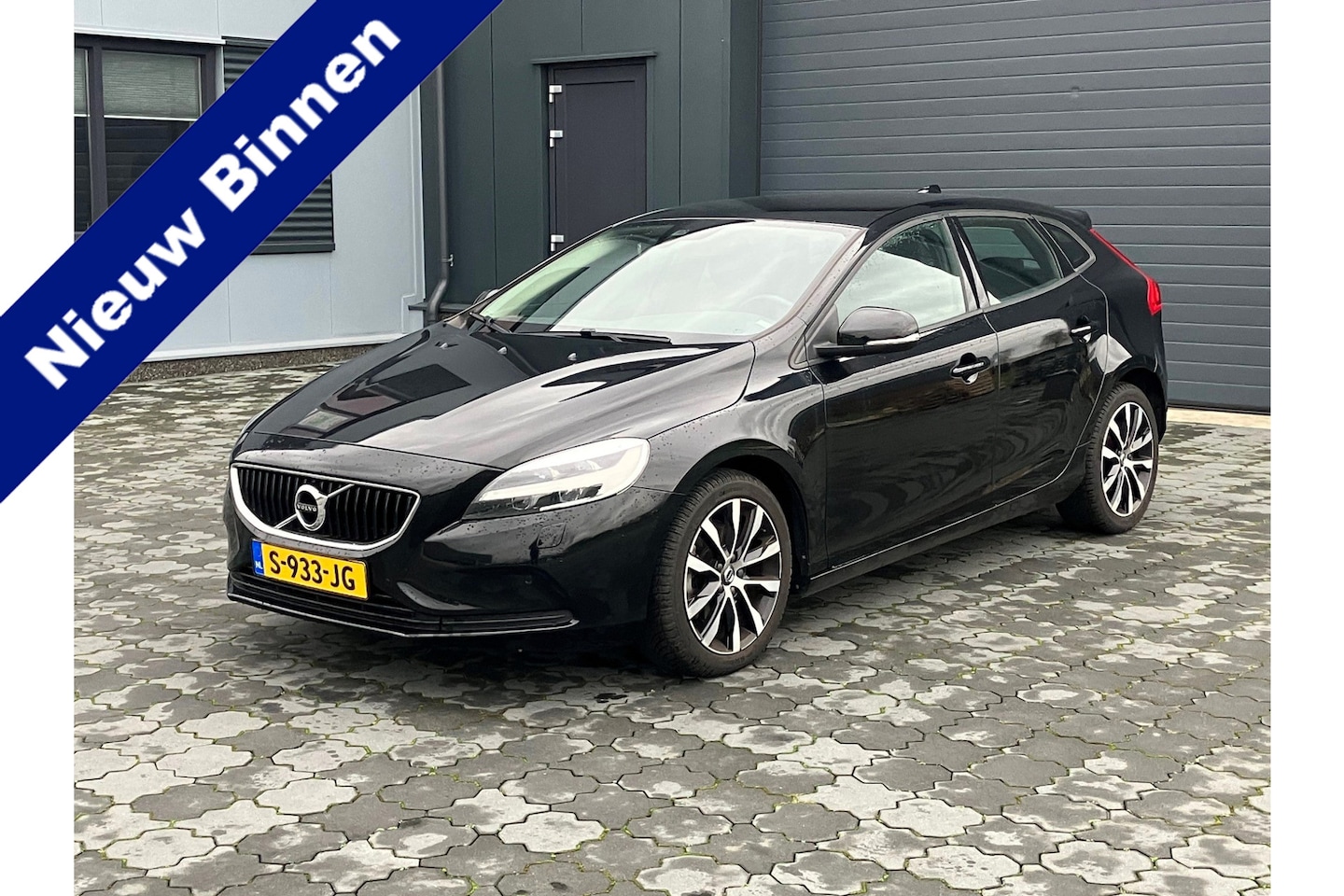 Volvo V40 - 2.0 T3 Momentum 50827KM! LED CAMERA 17" - AutoWereld.nl