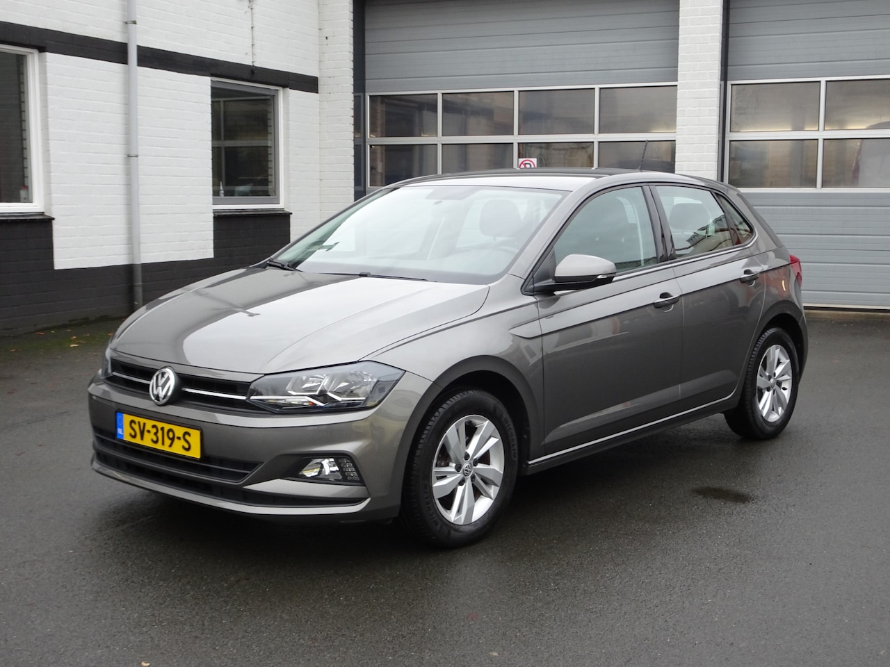 Volkswagen Polo - 1.0 TSI Comfortline Business Navigatie, airco, licht metalen velgen, elektrische ramen, ce - AutoWereld.nl